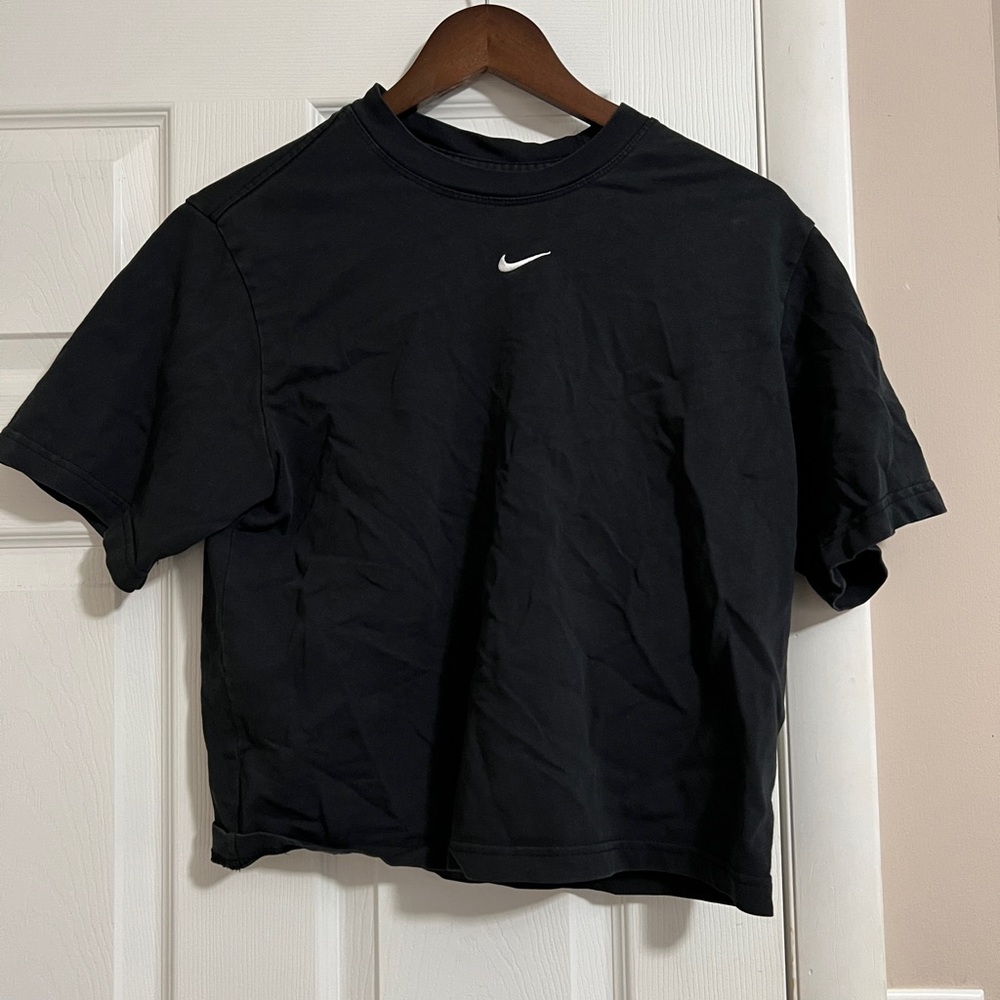 Nike Sportswear Essential Women's Boxy T-Shirt